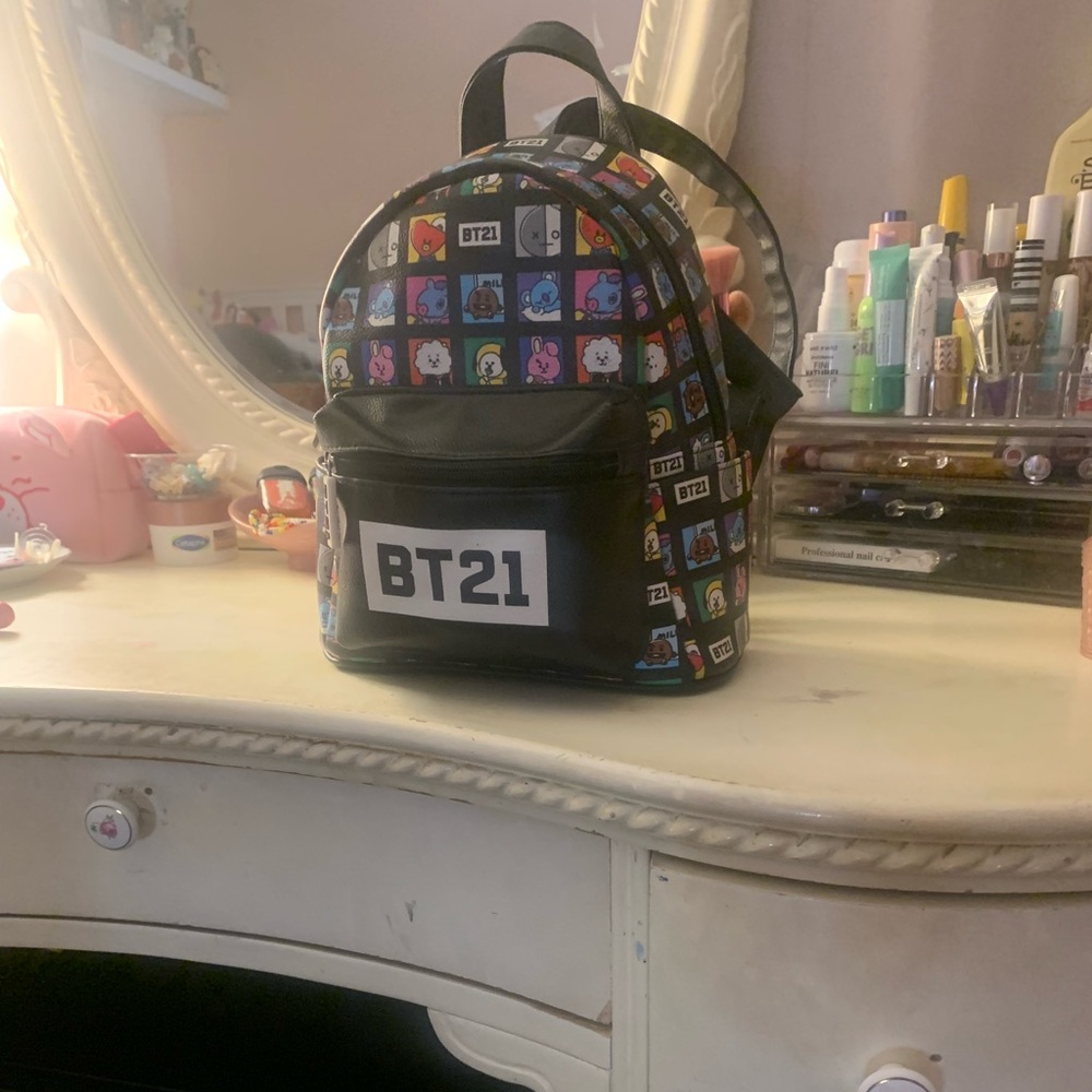BTS backpack purse touched by and worn by tae Jimin jungkook at meet and greet